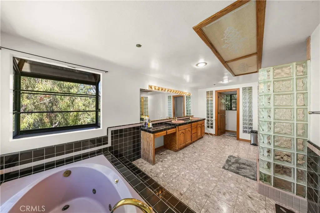 15930 Esquilime, Chino Hills, California 91709 home-pic-27