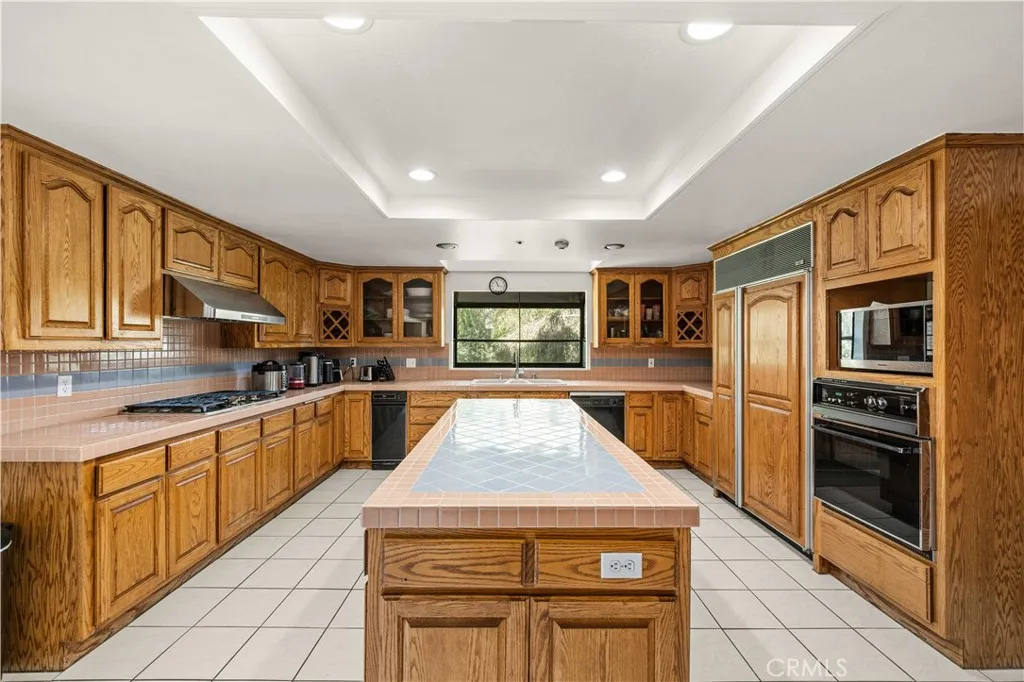 15930 Esquilime, Chino Hills, California 91709 home-pic-12