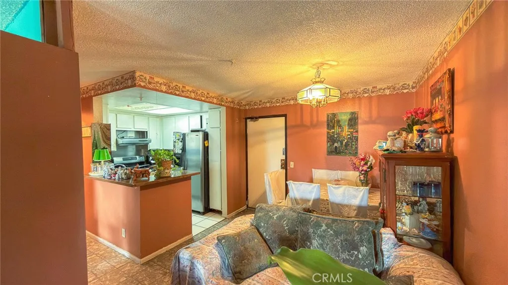 700 W 3rd A314, Santa Ana, California 92701 home-pic-3