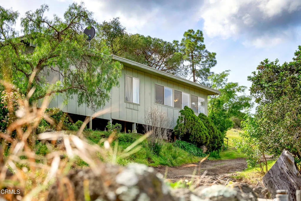 Upper House - 10848 Exterior