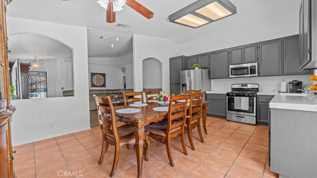 12733 Appian, Victorville, California 92395 home-pic-8