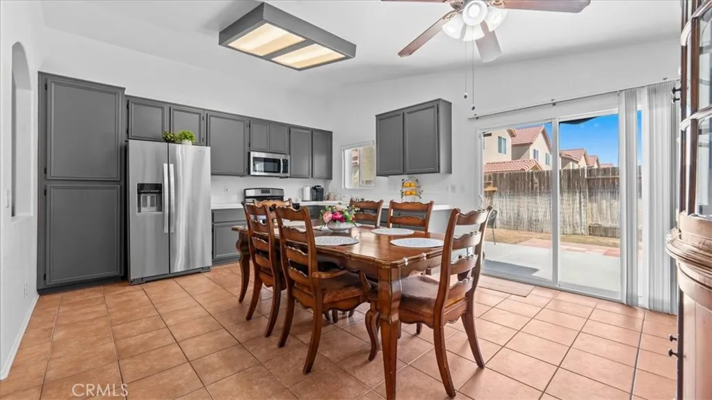 12733 Appian, Victorville, California 92395 home-pic-9