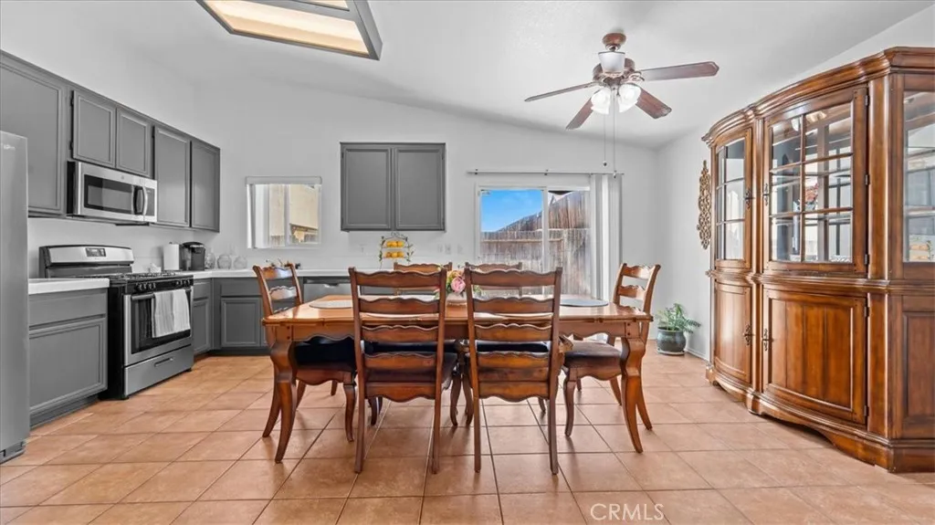 12733 Appian, Victorville, California 92395 home-pic-7