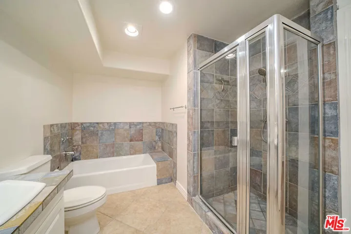 2311 Schader Drive 101, Santa Monica, California 90404