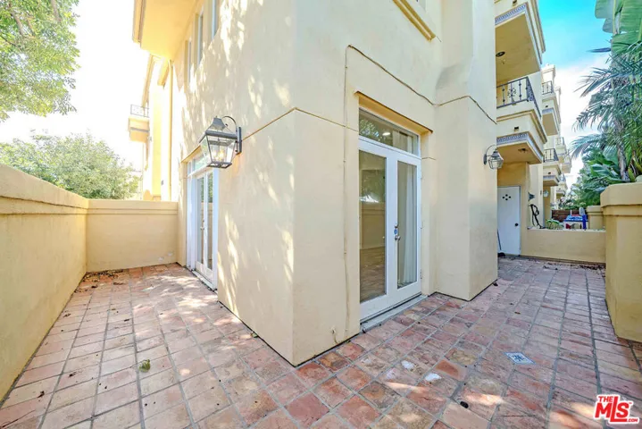 2311 Schader Drive 101, Santa Monica, California 90404