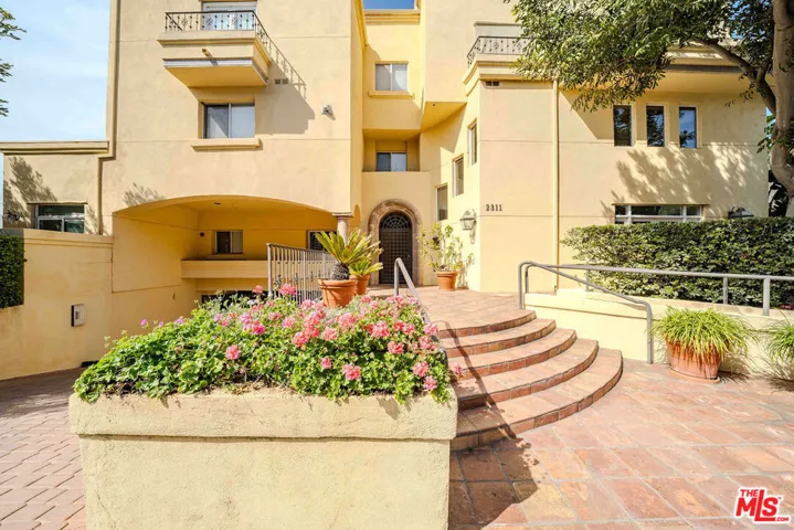 2311 Schader Drive 101, Santa Monica, California 90404