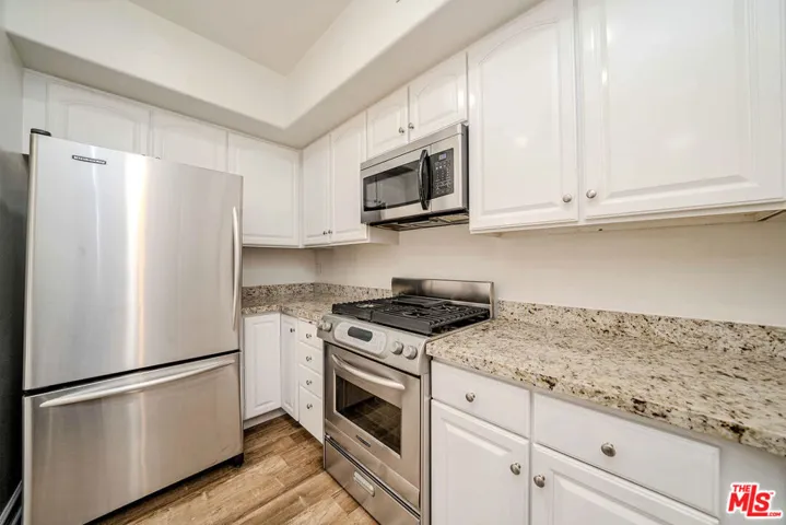 2311 Schader Drive 101, Santa Monica, California 90404
