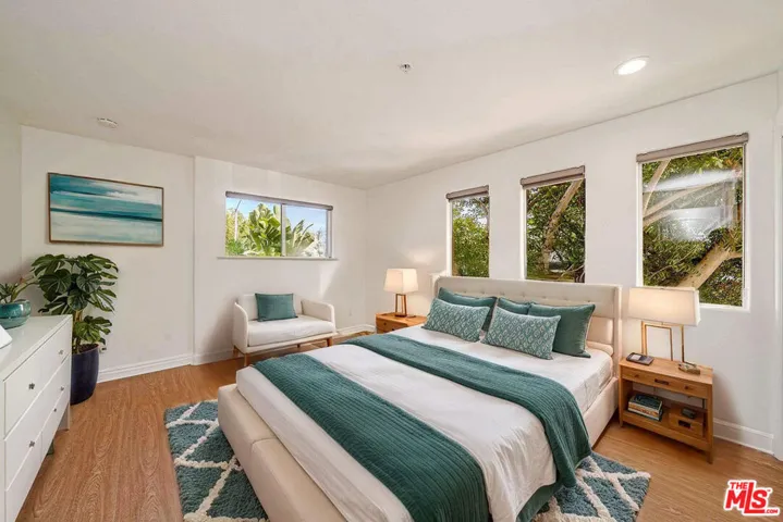 2311 Schader Drive 101, Santa Monica, California 90404