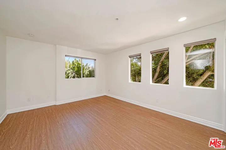 2311 Schader Drive 101, Santa Monica, California 90404
