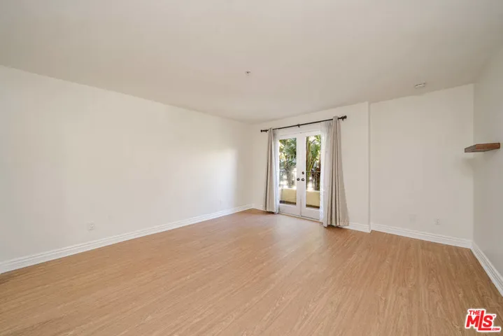 2311 Schader Drive 101, Santa Monica, California 90404