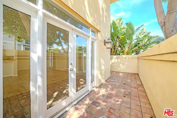 2311 Schader Drive 101, Santa Monica, California 90404