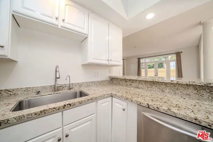 2311 Schader Drive 101, Santa Monica, California 90404