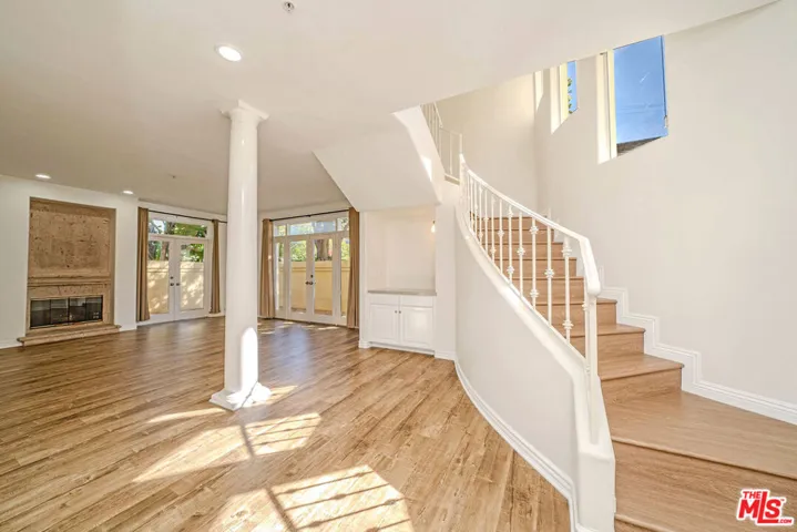 2311 Schader Drive 101, Santa Monica, California 90404