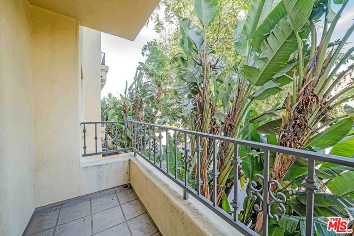 2311 Schader Drive 101, Santa Monica, California 90404