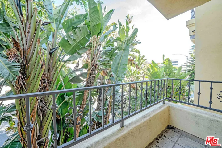 2311 Schader Drive 101, Santa Monica, California 90404