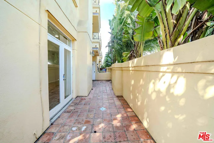 2311 Schader Drive 101, Santa Monica, California 90404