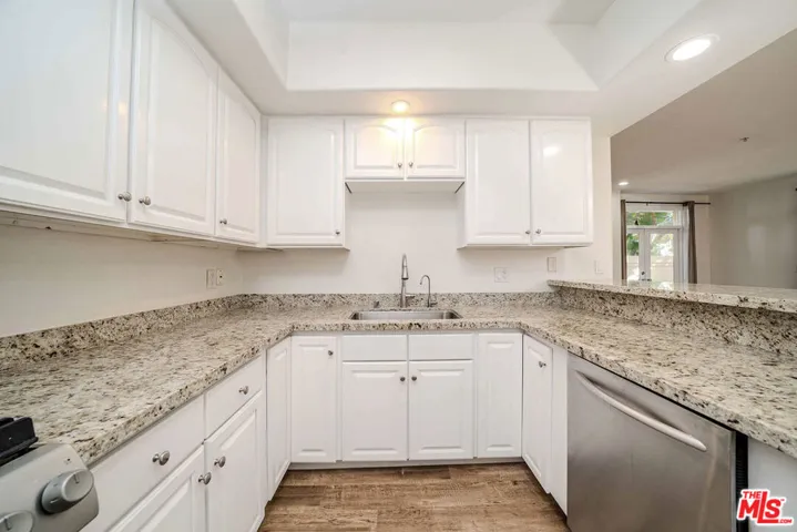 2311 Schader Drive 101, Santa Monica, California 90404