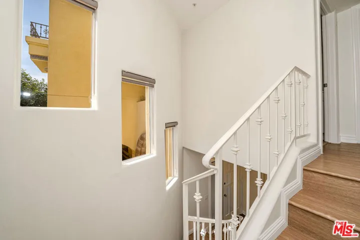 2311 Schader Drive 101, Santa Monica, California 90404