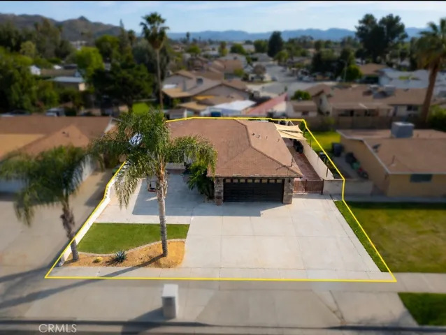 221 W Whittier Avenue, Hemet, California 92543
