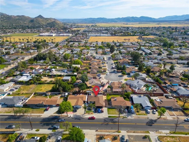 221 W Whittier Avenue, Hemet, California 92543