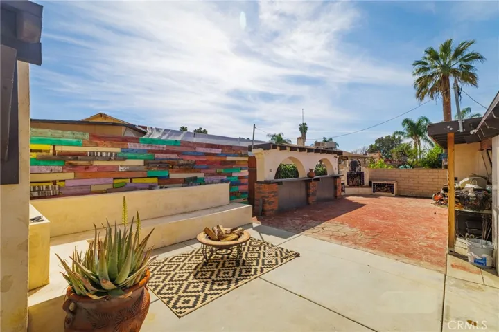 221 W Whittier Avenue, Hemet, California 92543