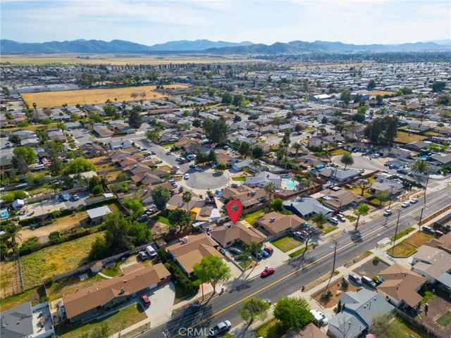 221 W Whittier Avenue, Hemet, California 92543