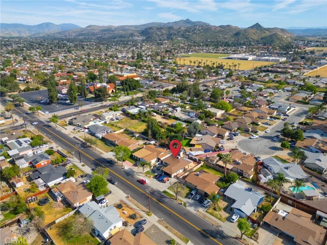 221 W Whittier Avenue, Hemet, California 92543