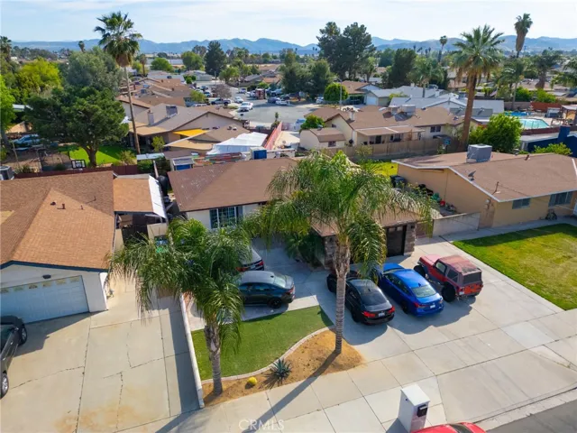221 W Whittier Avenue, Hemet, California 92543