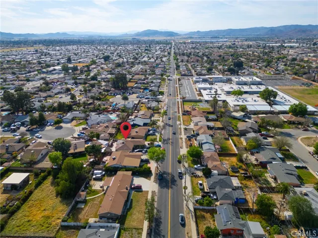 221 W Whittier Avenue, Hemet, California 92543