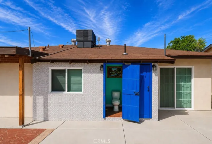 221 W Whittier Avenue, Hemet, California 92543