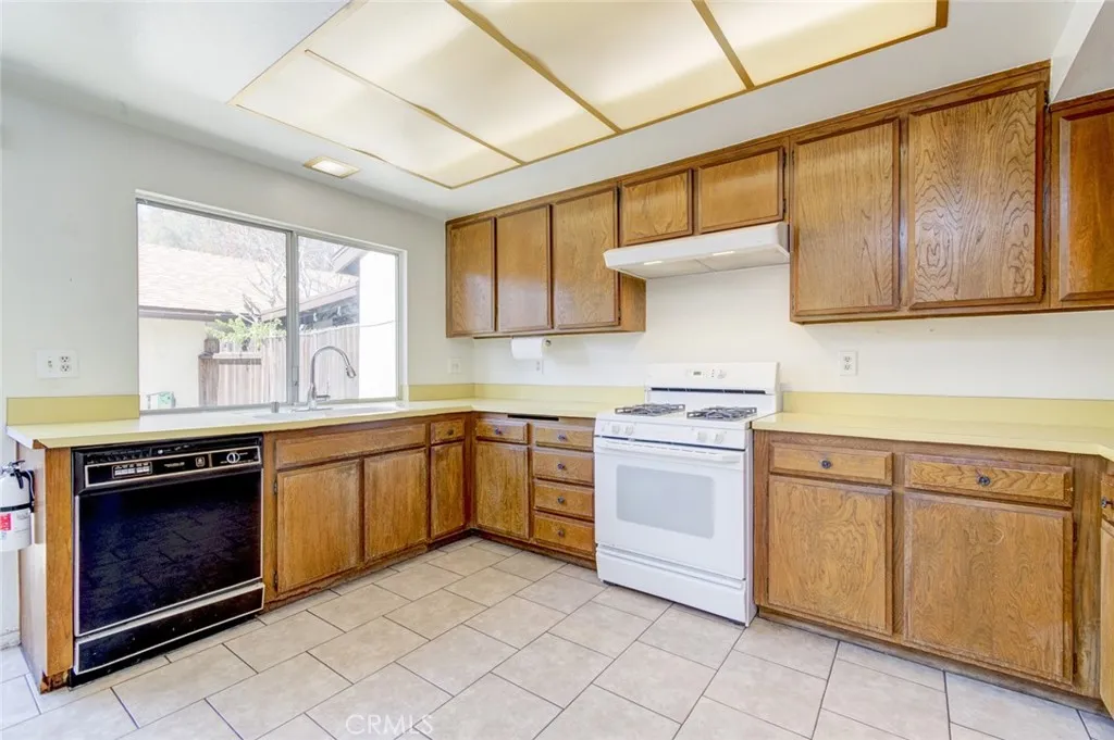 1274 Whisperglen, San Dimas, California 91773 home-pic-6