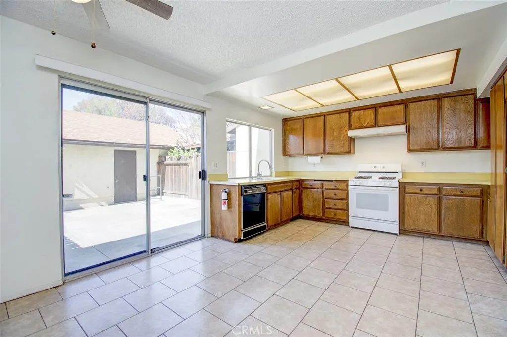 1274 Whisperglen, San Dimas, California 91773 home-pic-7