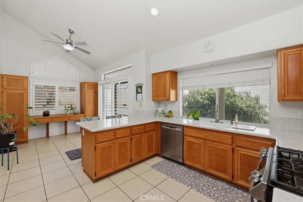 5935 Kings Ranch, Riverside, California 92505 home-pic-18