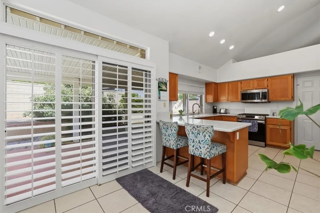 5935 Kings Ranch, Riverside, California 92505 home-pic-19