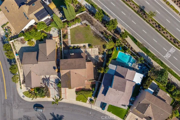 8800 square foot flat lot.