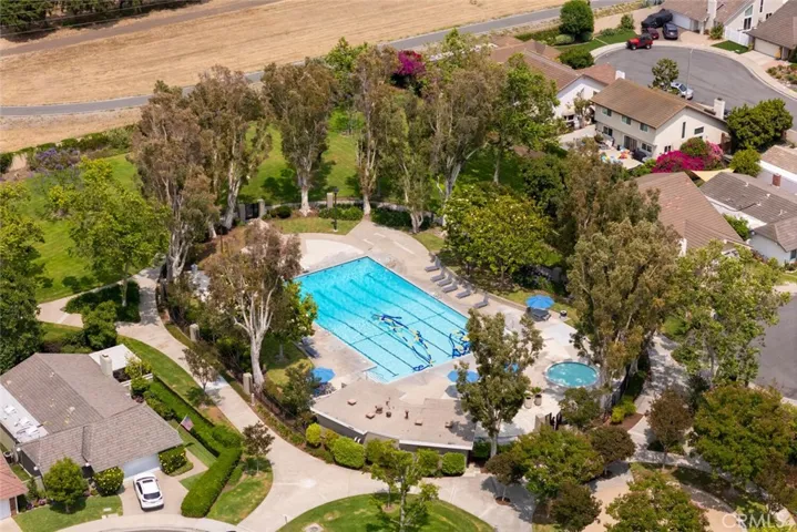 One of 5 pools located in the community.