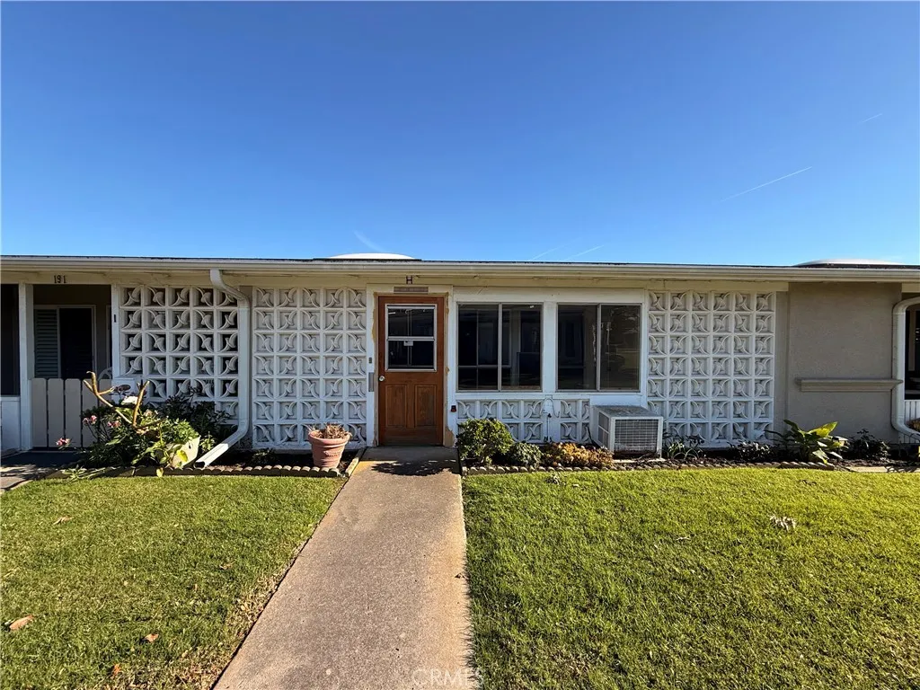 1621 Monterey Road 19h, Seal Beach, California 90740 home-pic-1