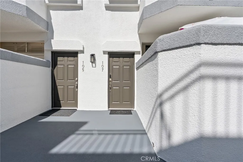 5010 Cahuenga Boulevard 107, North Hollywood, California 91601 home-pic-4