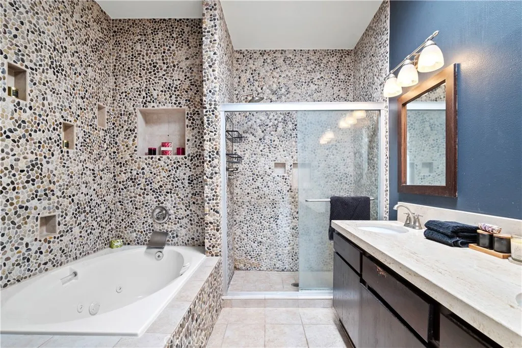 5010 Cahuenga Boulevard 107, North Hollywood, California 91601 home-pic-28