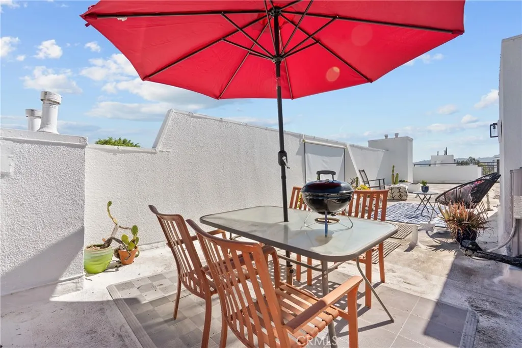 5010 Cahuenga Boulevard 107, North Hollywood, California 91601 home-pic-40