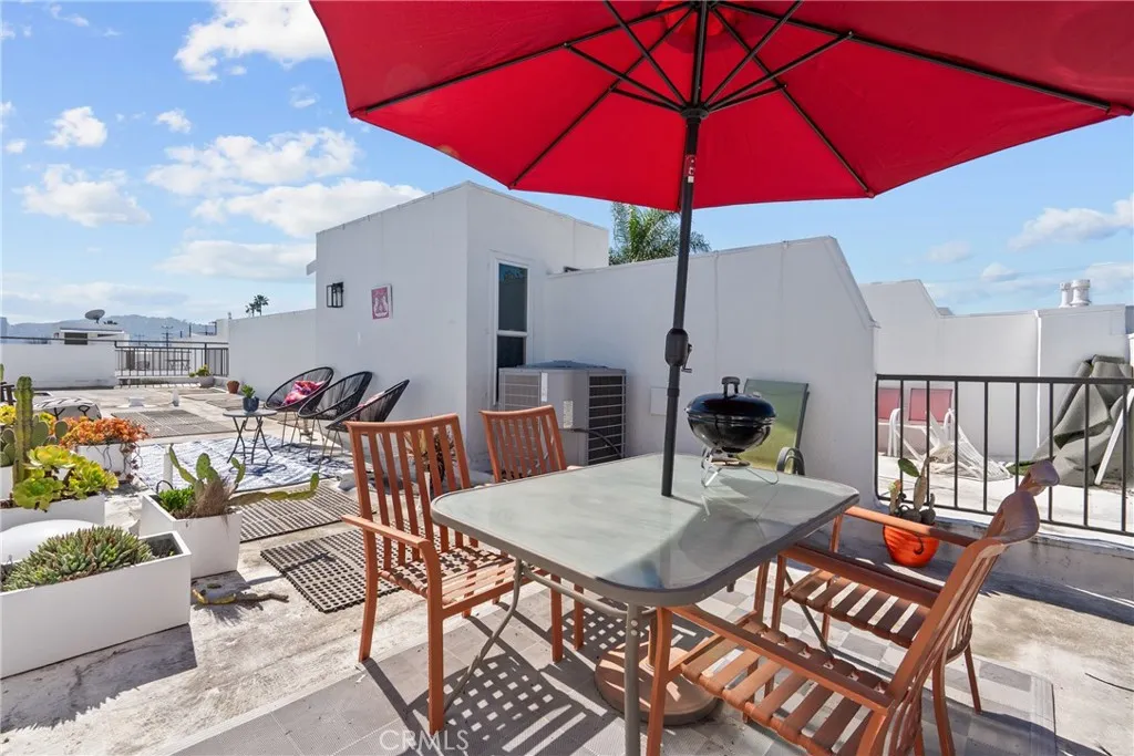 5010 Cahuenga Boulevard 107, North Hollywood, California 91601 home-pic-41