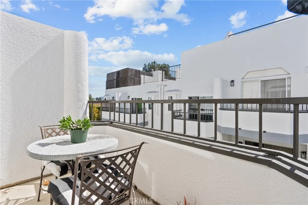 5010 Cahuenga Boulevard 107, North Hollywood, California 91601 home-pic-25