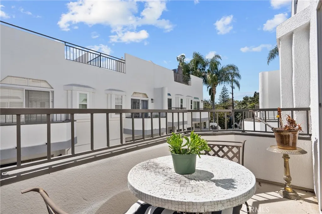 5010 Cahuenga Boulevard 107, North Hollywood, California 91601 home-pic-26