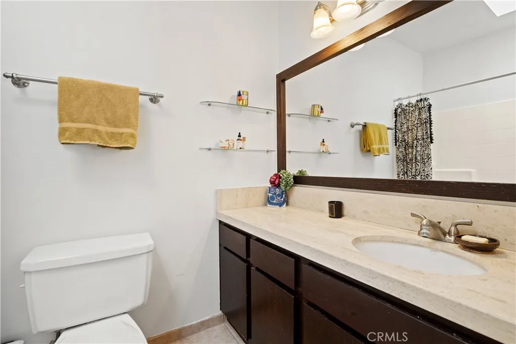 5010 Cahuenga Boulevard 107, North Hollywood, California 91601 home-pic-36