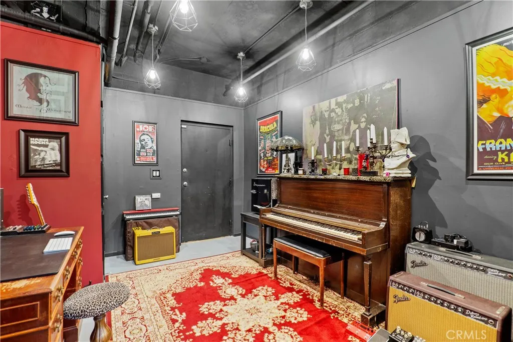 5010 Cahuenga Boulevard 107, North Hollywood, California 91601 home-pic-17