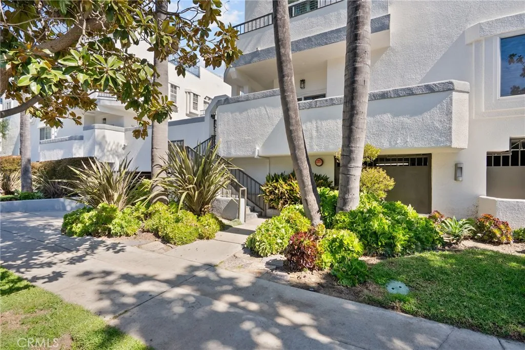 5010 Cahuenga Boulevard 107, North Hollywood, California 91601 home-pic-45