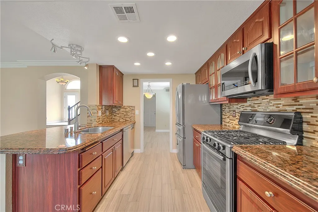 1239 Mallorca, Upland, California 91784 home-pic-9