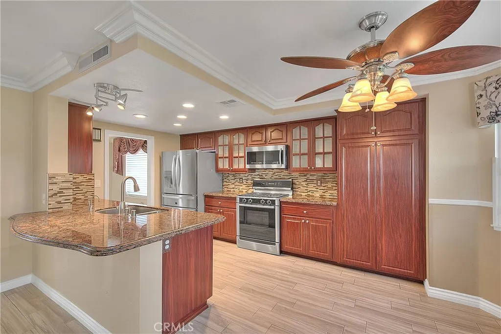 1239 Mallorca, Upland, California 91784 home-pic-11
