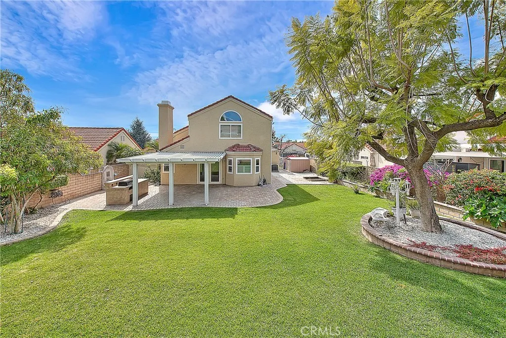 1239 Mallorca, Upland, California 91784 home-pic-3