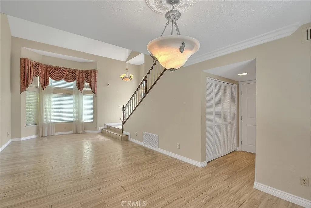 1239 Mallorca, Upland, California 91784 home-pic-20